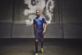 美加墨联合举办-足球场上的浓眉风暴—浓眉哥爆冷击败尤文图斯，回归赛场引爆全场！